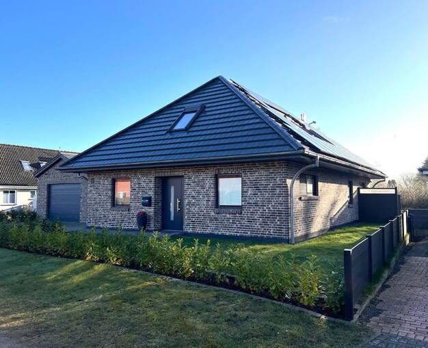 Einfamilienhaus zum Kauf provisionsfrei 595.000 € 7 Zimmer 170 m² 1.087 m² Grundstück frei ab 01.10.2025 Bredstedt 25821