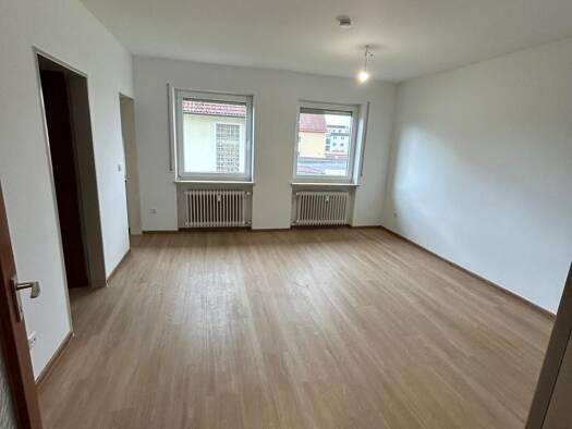 Wohnung zur Miete 400 € 1 Zimmer 32 m² Geschoss 1/3 frei ab sofort Großschwarzenlohe Wendelstein 90530