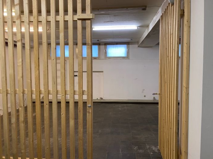 Immobilie zur Miete provisionsfrei 490 € 1 Zimmer 90 m²<br/>Fläche Sulzbacher Str. 27/31 Veilhof Nürnberg 90489