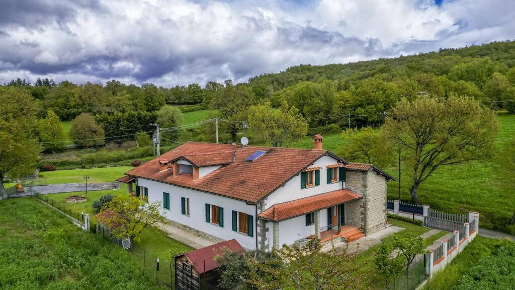 Villa zum Kauf 450.000 € 4 Zimmer 350 m² frei ab sofort Pratovecchio Stia 52017