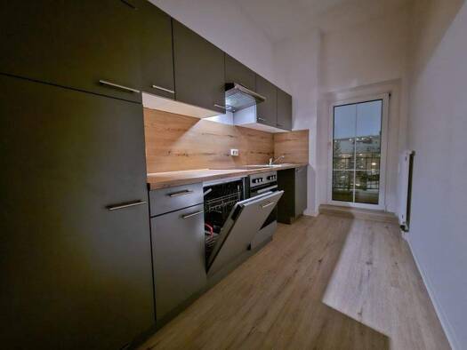 Wohnung zur Miete 589 € 4 Zimmer 98,3 m² 3. Geschoss Bernsdorfer Straße 90 Bernsdorf Chemnitz 09126