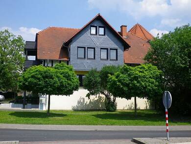 Wohnung zur Miete 740 € 3 Zimmer 92,4 m² Dachgeschoss frei ab 01.08.2025 Hüttengesäßer Str. 2 Marköbel Hammersbach , Hess 63546