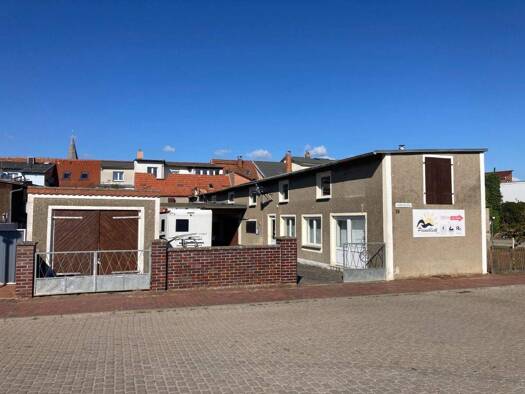 Reihenmittelhaus zum Kauf 170.000 € 5 Zimmer 145 m² 592 m² Grundstück Neukalen 17154
