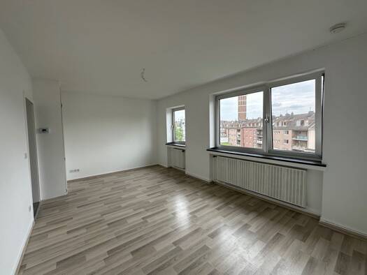 Wohnung zur Miete 475 € 2 Zimmer 40 m² Geschoss 3/4 frei ab sofort Düren 52349