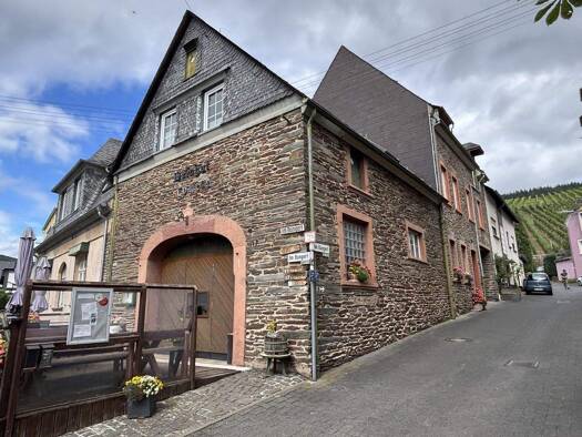 Haus zum Kauf 199.000 € 10 Zimmer 320 m² 441 m² Grundstück Enkirch 56850