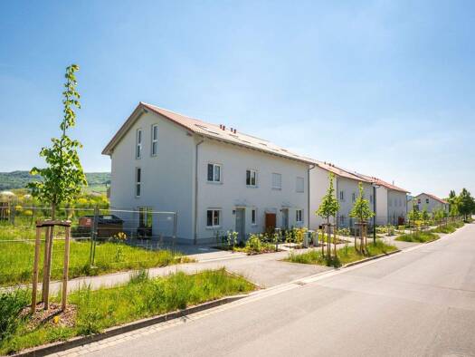 Doppelhaushälfte zur Miete 2.000 € 6 Zimmer 177 m² 249 m² Grundstück frei ab sofort Zwätzen Jena 07743