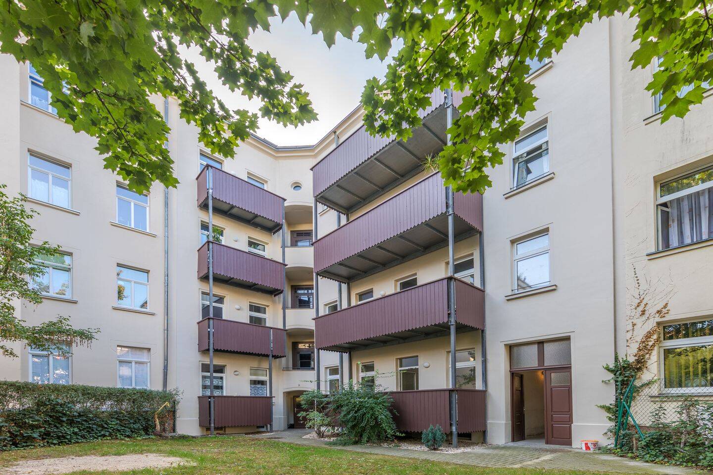 Schöne Kapitalanlage in Gohliser Gründerzeitbau: Vermietete 2-Zimmer-Wohnung mit Balkon – Elsbethstraße 34, 4155 Leipzig – Vorschaubild 3