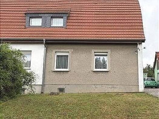 Doppelhaushälfte zum Kauf 42.000 € 3 Zimmer 85 m² 448 m² Grundstück frei ab sofort Laucha Laucha an der Unstrut 06636
