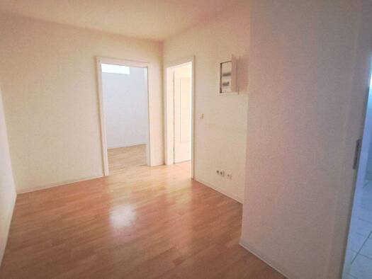 Wohnung zur Miete 565 € 5 Zimmer 100,8 m² 1. Geschoss frei ab sofort Forststraße 6 Zeitz 06712