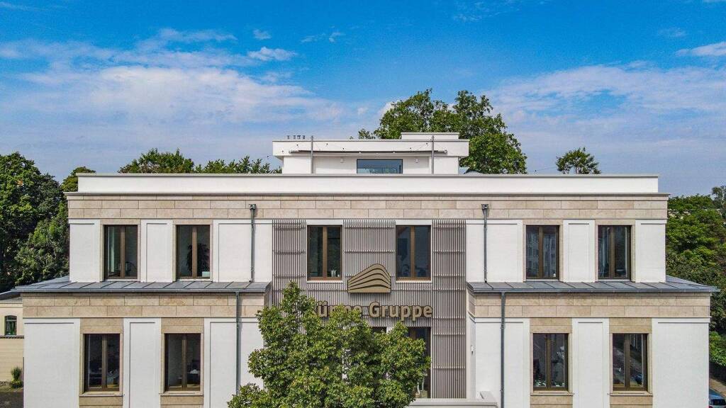Mehrfamilienhaus zum Kauf als Kapitalanlage geeignet 350.000 € 890 m² 2.280 m² Grundstück Harthau Chemnitz 09125