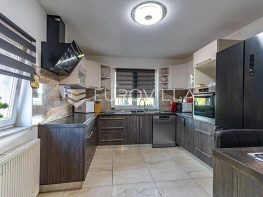 Einfamilienhaus zum Kauf - Erstbezug 250.000 € 4 Zimmer 180 m² Ključ Novi Marof 42220