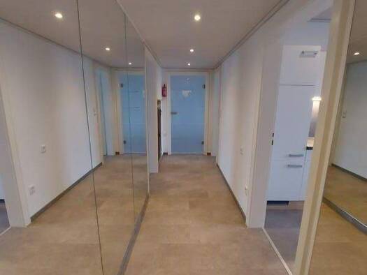 Wohnung zur Miete 600 € 3 Zimmer 93 m² 2. Geschoss frei ab sofort Oberndorf Schweinfurt 97424
