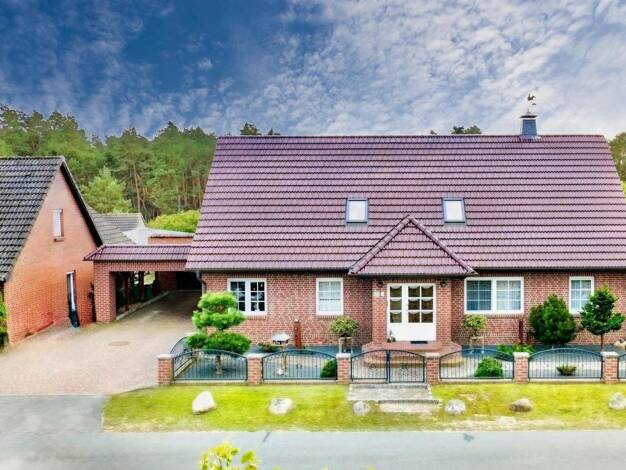 Einfamilienhaus zum Kauf provisionsfrei 324.000 € 6 Zimmer 215 m² 1.998 m² Grundstück Klein Schmölen Dömitz 19303