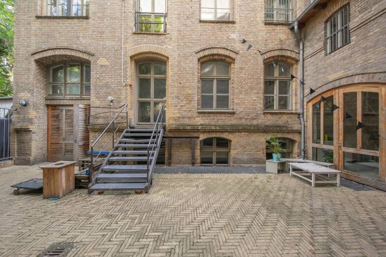 Büro-/Praxisfläche zur Miete 15 € 184 m² Bürofläche Naunynstrasse 38 Kreuzberg Berlin 10999