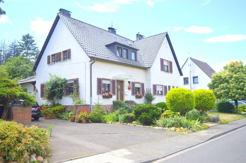 Mehrfamilienhaus zum Kauf 390.000 € 6 Zimmer 221 m² 1.013 m² Grundstück Drove Kreuzau / Drove 52372