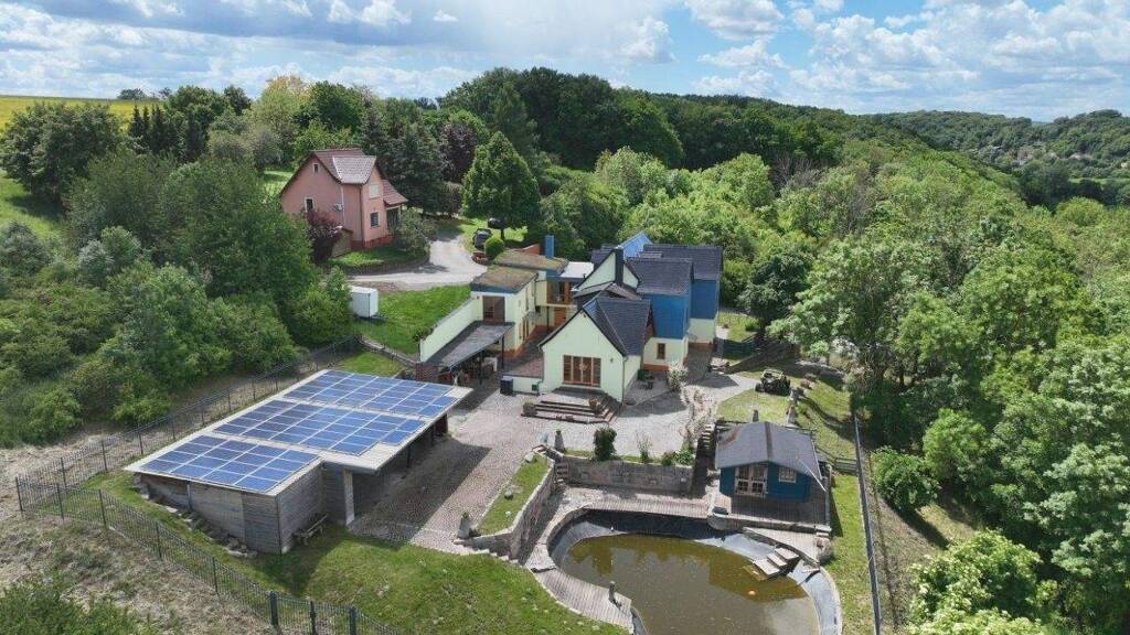 Einfamilienhaus zum Kauf 900.000 € 9 Zimmer 370 m² 17.500 m² Grundstück frei ab sofort Käseberg 4 Wethau 06618