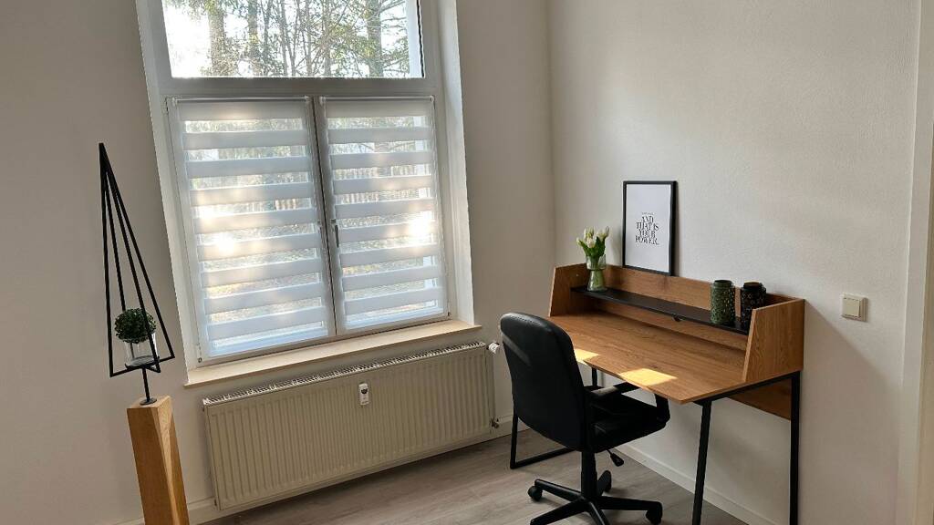 Bürofläche zur Miete provisionsfrei 199 € 4 m² Bürofläche Hauptstraße Langenwolschendorf 07937