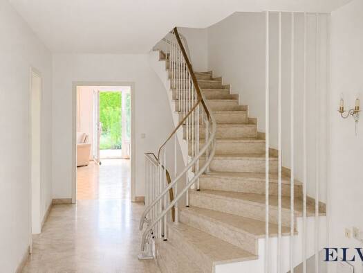 Haus zur Miete 1.600 € 5 Zimmer 120 m² 160 m² Grundstück frei ab 01.08.2026 Pasing-Obermenzing München 81243