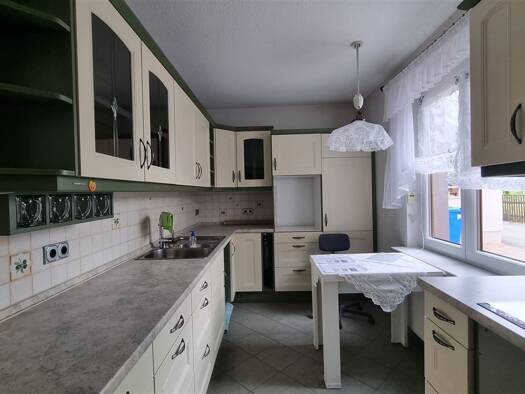 Einfamilienhaus zum Kauf 195.000 € 4 Zimmer 148,9 m² 278 m² Grundstück frei ab sofort Dammweg 12 Hohenstein-Ernstthal 09337