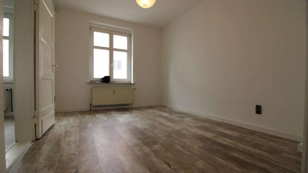 Studio zur Miete 250 € 2 Zimmer 49,2 m² 1. Geschoss Liebigstr. 43 Reusa Plauen 08527