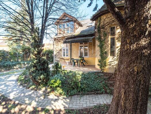 Villa zum Kauf 630.900 € 14 Zimmer 400 m² 975 m² Grundstück Keszthely