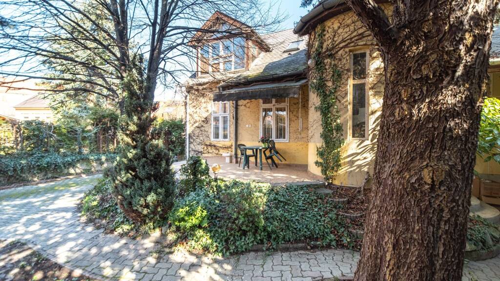 Villa zum Kauf 630.900 € 14 Zimmer 400 m² 975 m² Grundstück Keszthely