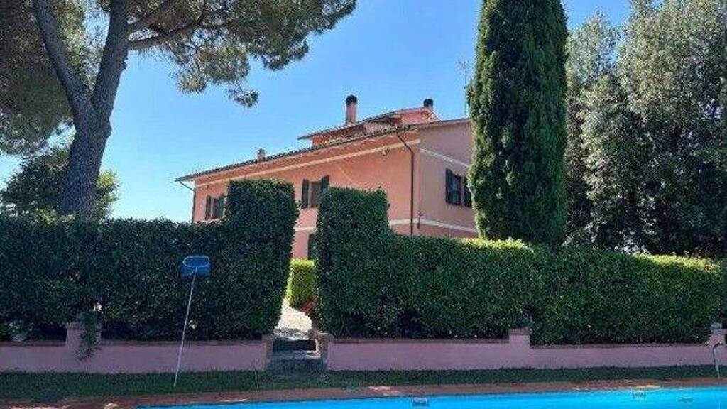 Einfamilienhaus zum Kauf 1.150.000 € 6 Zimmer 560 m² 43.000 m² Grundstück Livorno 0001
