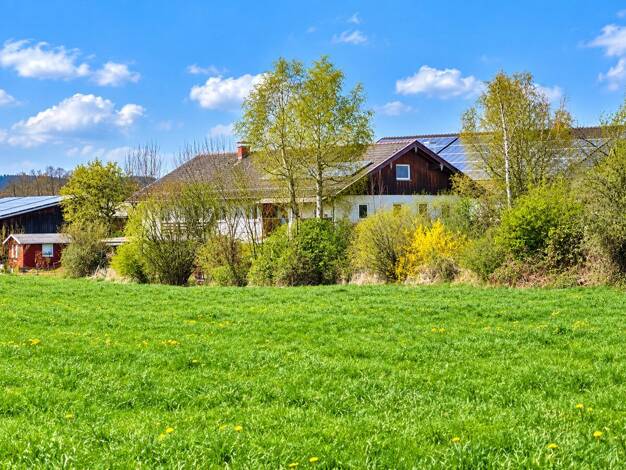 Doppelhaushälfte zum Kauf 475.000 € 8 Zimmer 174 m² 2.435 m² Grundstück Mittermühle Emmering 83550