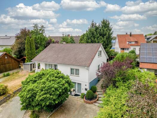 Einfamilienhaus zum Kauf provisionsfrei 370.000 € 7 Zimmer 99,7 m² 835 m² Grundstück Böhringen Dietingen 78661