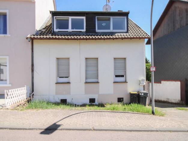 Einfamilienhaus zum Kauf 230.000 € 7 Zimmer 148,2 m² 534,2 m² Grundstück Burbach West 66115