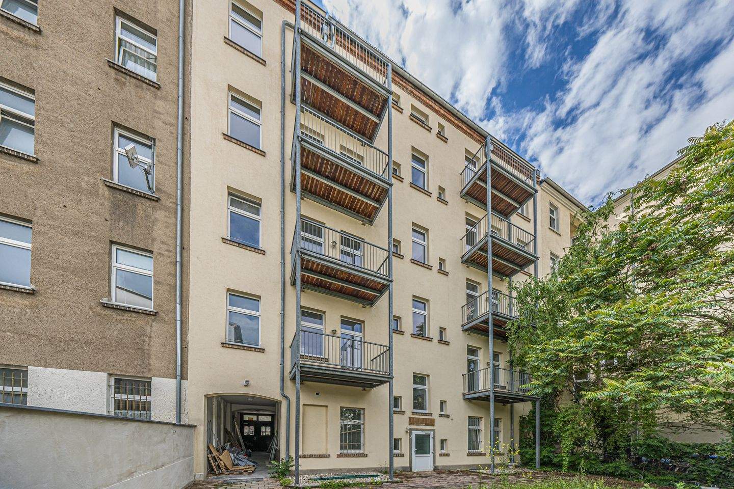 Property thumbnail 3