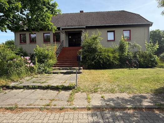 Mehrfamilienhaus zum Kauf als Kapitalanlage geeignet 150.000 € 6 Zimmer 366 m² 1.284 m² Grundstück Klützer Straße 34 Damshagen 23948