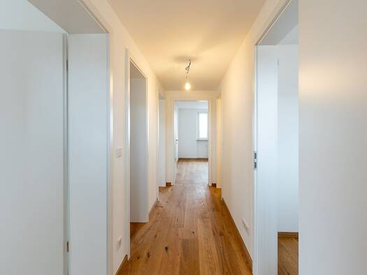 Wohnung zur Miete 990 € 3 Zimmer 70 m² 8. Geschoss frei ab sofort Neuröthenbach Nürnberg 90449