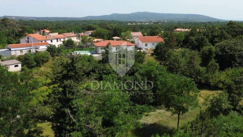 Land-/Forstwirtschaft zum Kauf 136.000 € Labin Labin