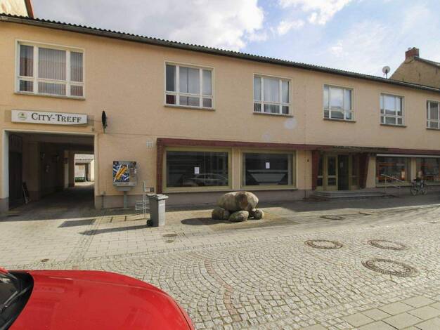 Bürogebäude zum Kauf als Kapitalanlage geeignet 497 € 904 m² 1.312 m² Grundstück Klötze Klötze Altmark 38486