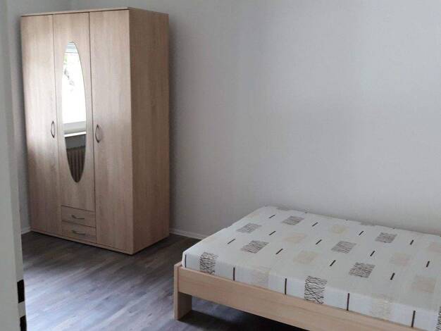 WG-Zimmer zur Miete Wohnen auf Zeit 450 € 20 m² frei ab 15.03.2026 Wartbergstraße 44 Heilbronn 74076