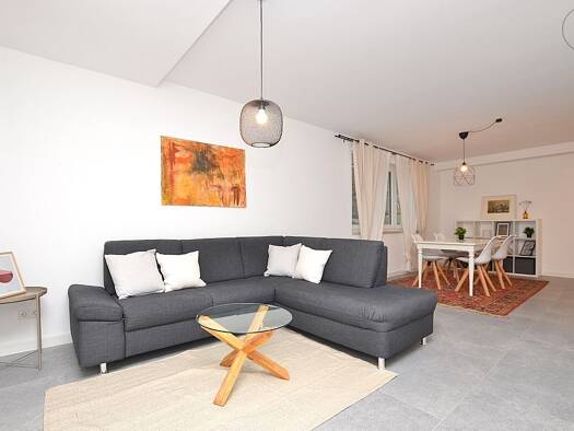 Wohnung zur Miete Wohnen auf Zeit 1.215 € 2 Zimmer 60 m² frei ab 01.10.2025 Gerbrunn 97218