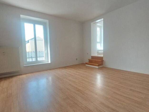 Wohnung zur Miete 399 € 3 Zimmer 75,6 m² 3. Geschoss Südstraße 5 Südvorstadt Plauen 08527