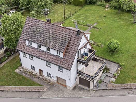 Einfamilienhaus zum Kauf 199.000 € 7 Zimmer 133 m² 891 m² Grundstück frei ab sofort Pfeffingen Albstadt 72459