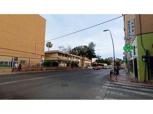 Wohnung zur Miete 275 € 2 Zimmer 92 m² 3. Geschoss Almeria 04009
