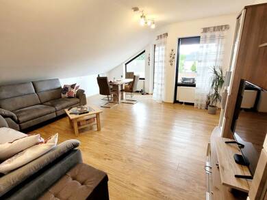 Wohnung zur Miete 645 € 5 Zimmer 86,8 m² Dachgeschoss, 2. Geschoss frei ab 01.09.2025 Neuwied 56566