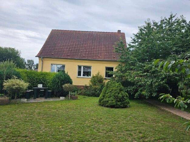 Einfamilienhaus zum Kauf 190.000 € 5 Zimmer 104 m² 2.219 m² Grundstück Glewitz 18513