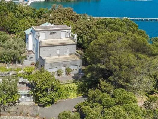 Haus zum Kauf 3.500.000 € 425 m² 50.000 m² Grundstück Porto Venere 19025