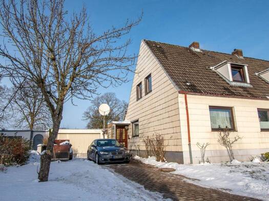 Doppelhaushälfte zum Kauf 169.000 € 5 Zimmer 117 m² 621 m² Grundstück Schleswig 24837