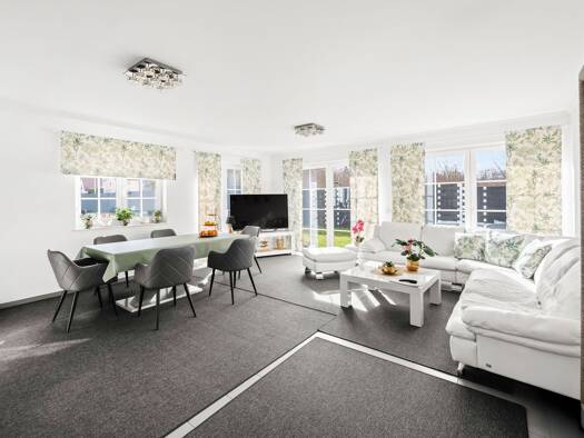 Wohnung zum Kauf 264.900 € 2 Zimmer 64,7 m² EG Seukendorf 90556