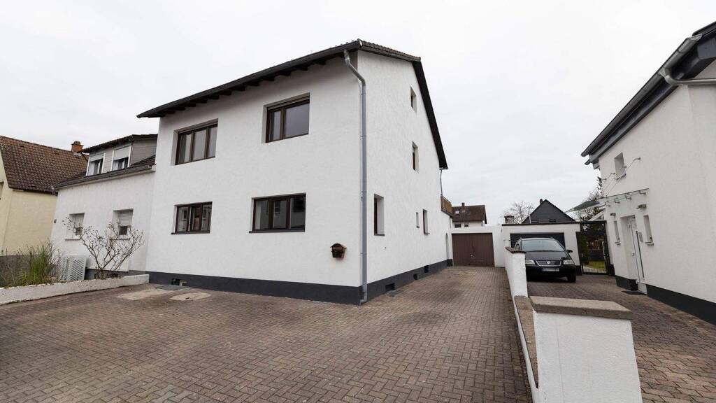 Doppelhaushälfte zum Kauf 550.000 € 7 Zimmer 228 m² 420 m² Grundstück frei ab sofort Richard-Strauß-Straße 26 Brühl 68782