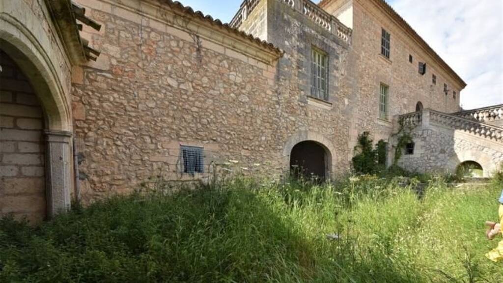 Haus zum Kauf 3.675.000 € 8 Zimmer 3.100 m² 335.000 m² Grundstück Manacor