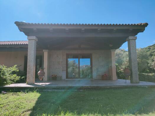 Einfamilienhaus zum Kauf provisionsfrei 799.000 € 4 Zimmer 113 m² 4.640 m² Grundstück Torre Delle Stelle (Maracalagonis) 09040