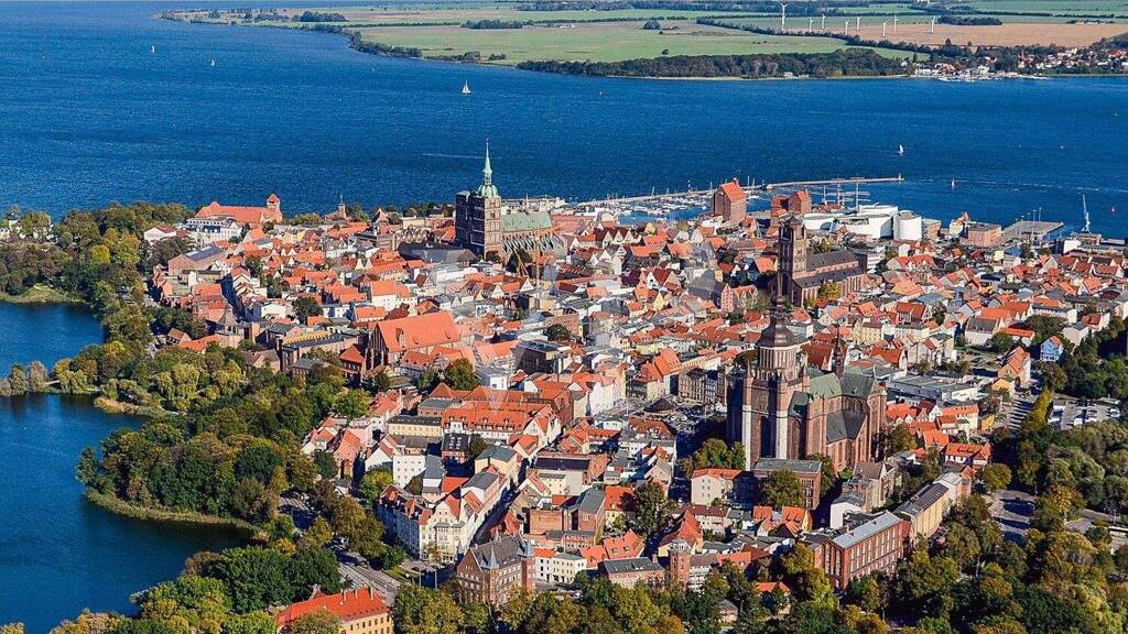 Wohnung zur Miete 1.433 € 4 Zimmer 81,9 m² 1. Geschoss Altstadt Stralsund 18439