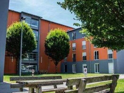 Wohnung zur Miete 680 € 2 Zimmer 49 m² frei ab 15.09.2026 Wiesenstraße 10 Deggendorf Deggendorf 94469